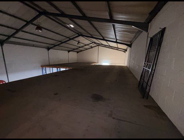 380M² WAREHOUSE TO LET IN PAROW INDUSTRIAL